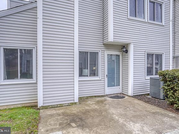 4th image of 2705 Creekside Dr