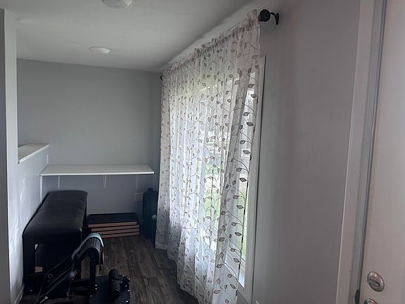 4th image of 172 Mill St