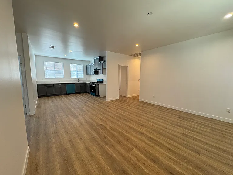 2822 Wall Ave — Photo 13
