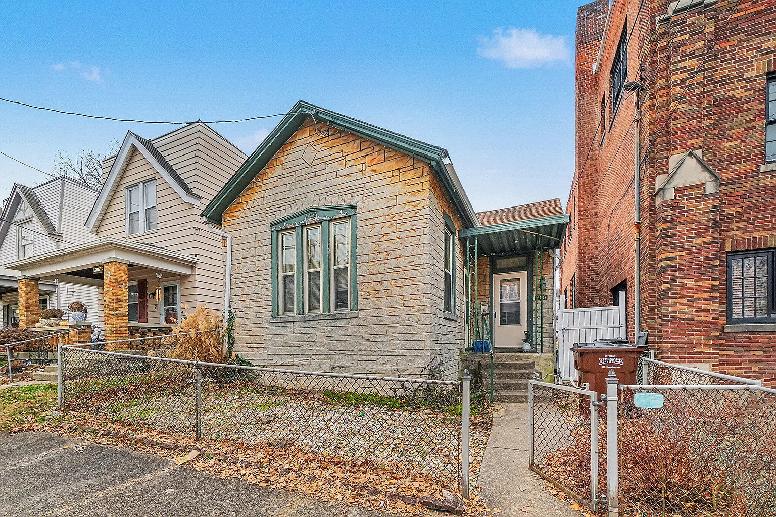 808 Ervin Ter photo 1