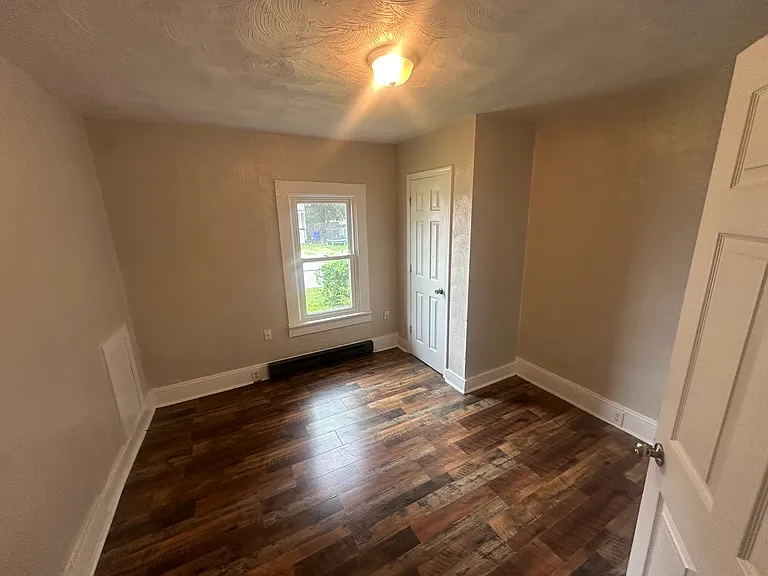 129 Halifax St — Photo 5