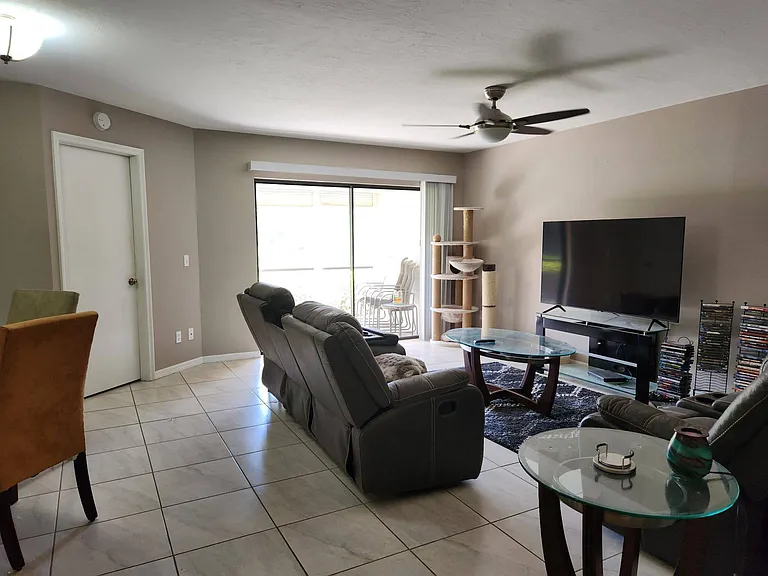 9640 Windsor Gardens Ln #103 — Photo 4