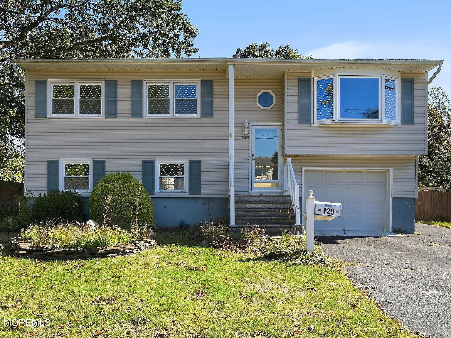 3 bed, 1.5 bath, 1660 sqft, $3,500 — Photo 1