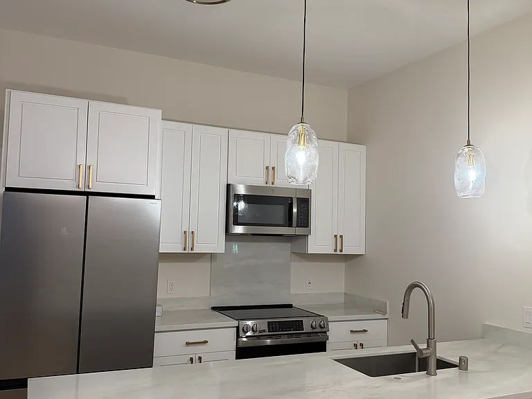 677 Spruce St #677 — Photo 5