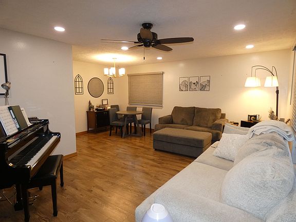 3rd image of 2904 Anna Ave.