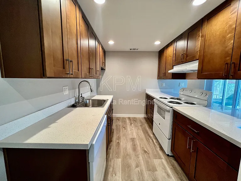 2204 Dijon St — Photo 8
