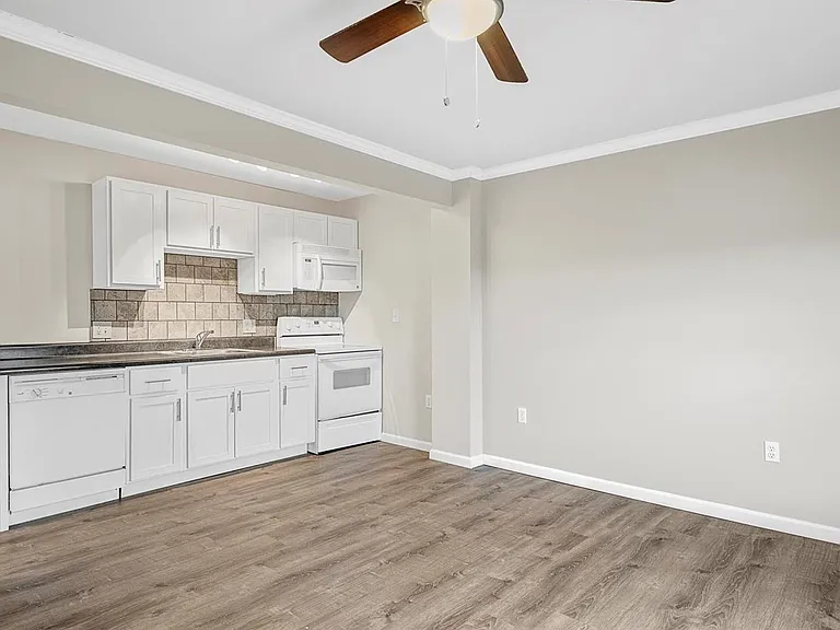 3398 High Ridge Blvd #12 — Photo 2