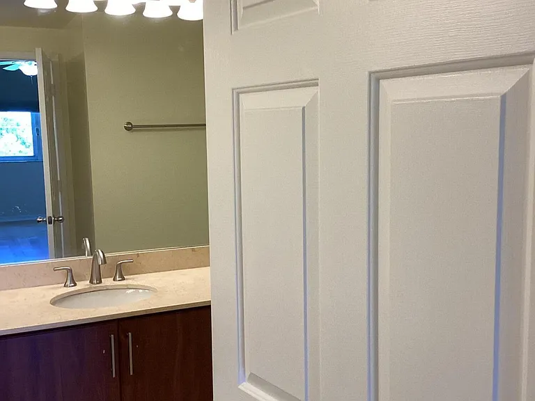 2421 NE 65th St #506 — Photo 32