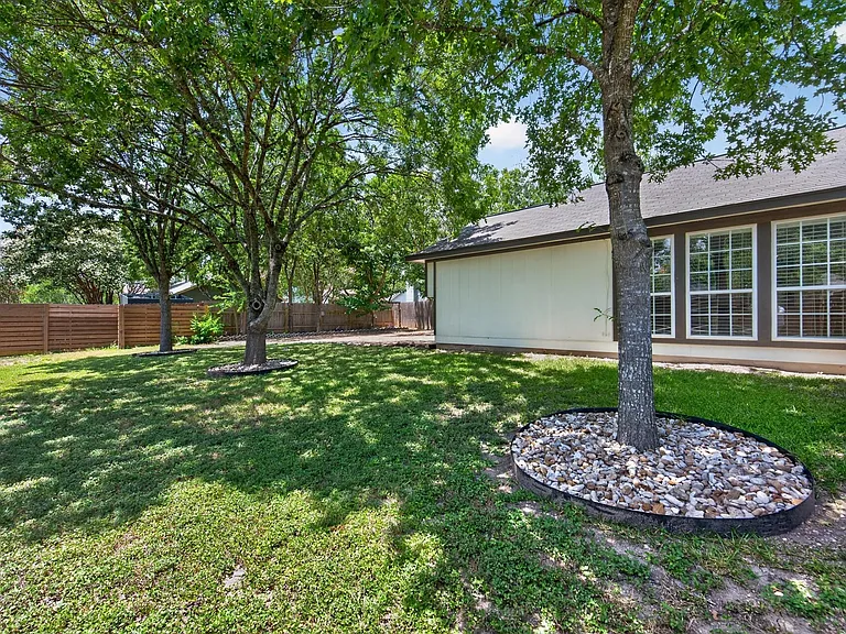 801 Kavanagh Dr — Photo 29