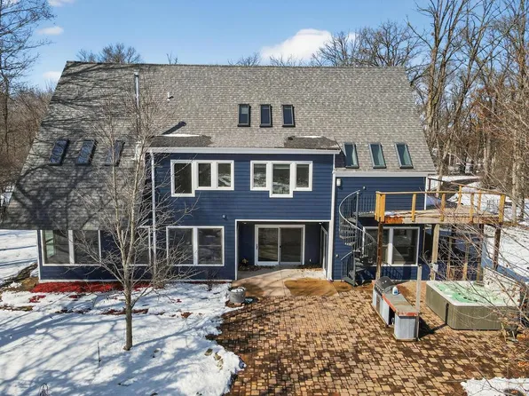 34290 Lanesboro Ct, North Branch, MN 55056