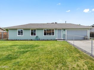 61 Larson Rd, Yakima, WA 98908