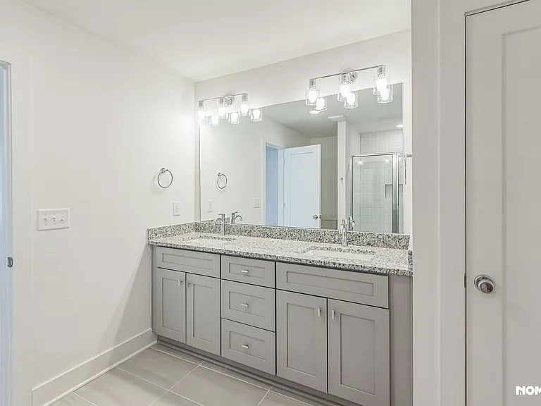 550 Markham St #10 — Photo 19