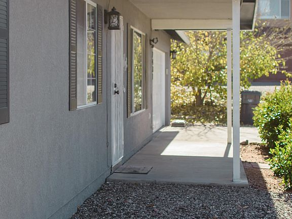 5th image of 2431 S Valley Dr