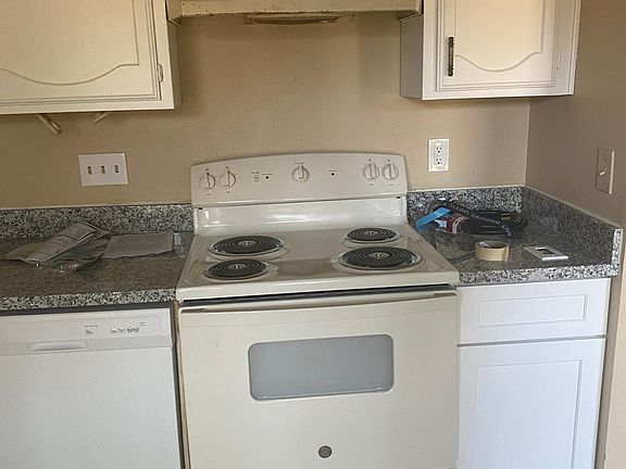 4th image of 15314 Schumann Ln