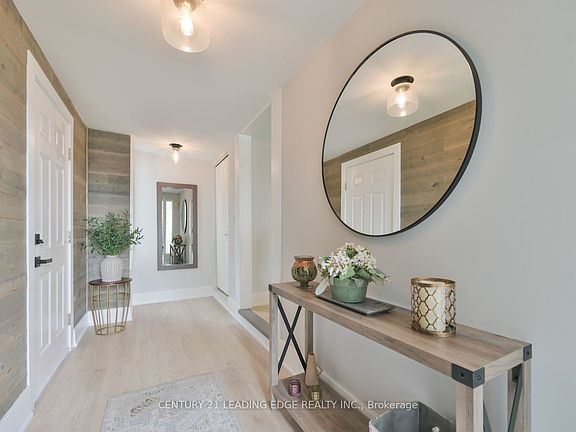 5th image of 207 Yeates Ave