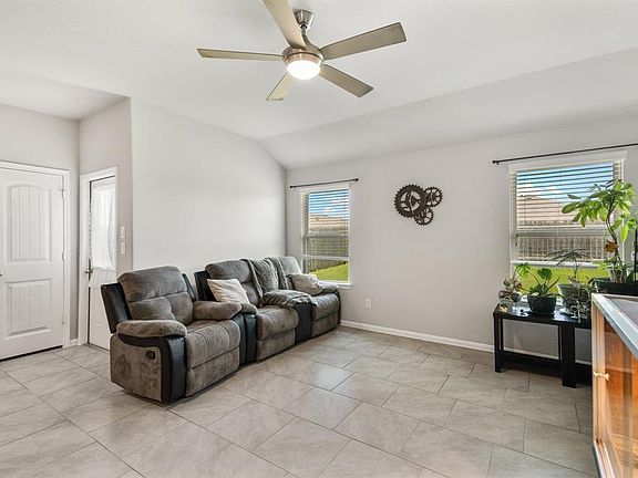 3rd image of 3030 Darlington Court