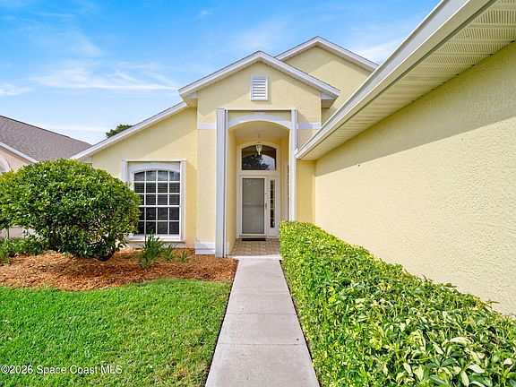 2nd image of 1060 Pine Creek Cir NE