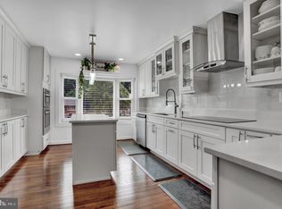 8 Tyburn Ct, Lutherville Timonium, MD 21093