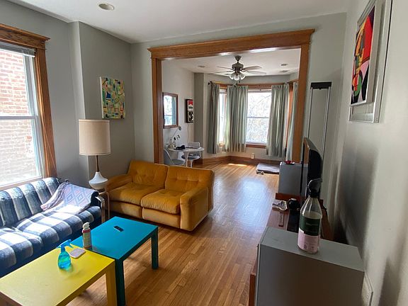 4th image of 2337 N Sacramento Ave #2A