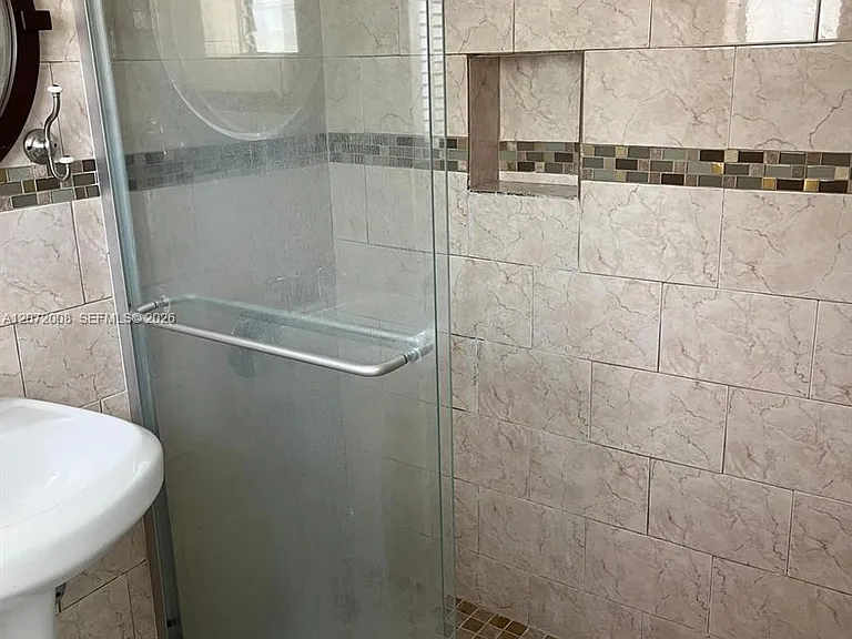 6498 Collins Ave #40 — Photo 2