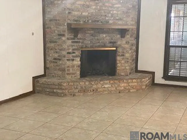 4 bed, 1840 sqft, $1,900 — Photo 3