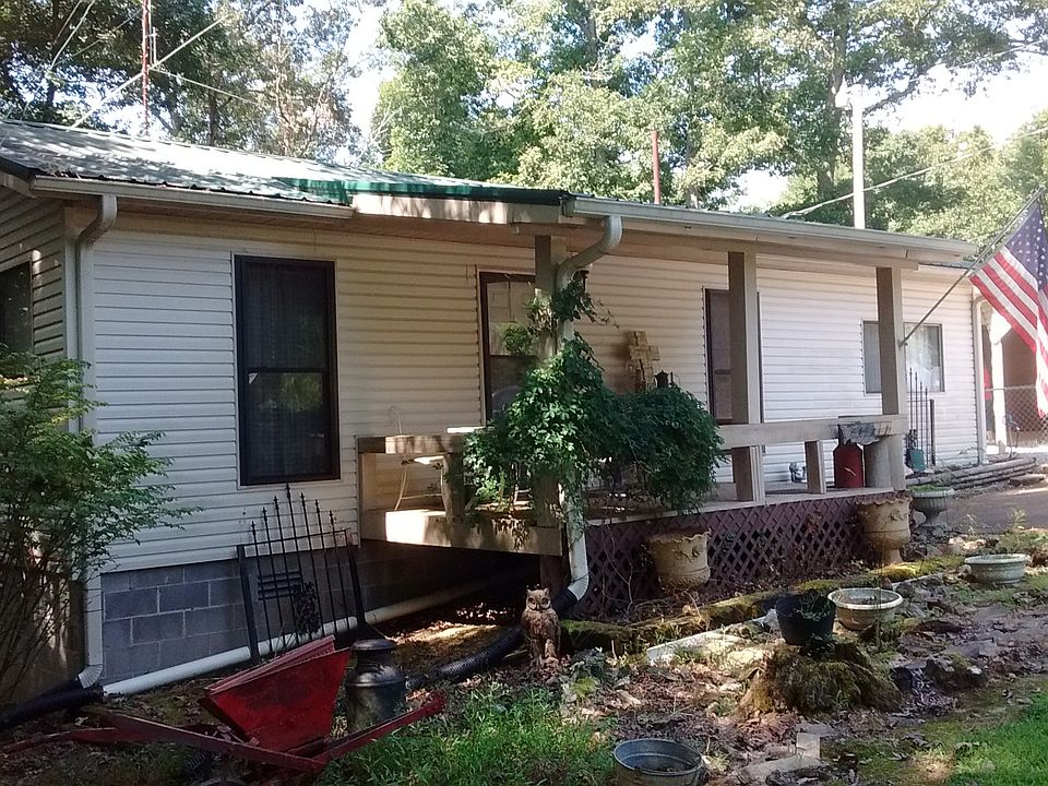 1st image of 521 Oak Park Dr