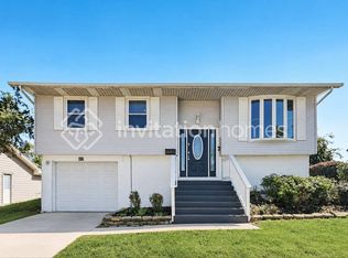 327 Hemlock Ave, Romeoville, IL 60446