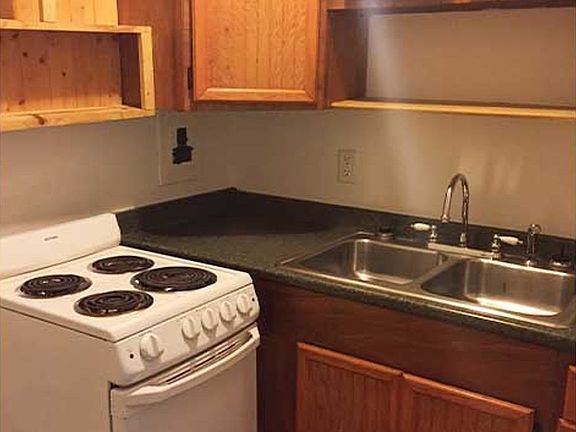 3rd image of 332 Ludlow Ave #3405-103