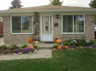 28019 Glenwood St, Saint Clair Shores, MI 48081