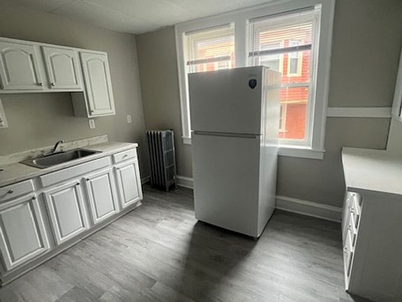 2nd image of 230 Fort Pleasant Avenue Warner St #62-2L