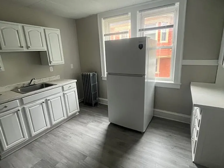 230 Fort Pleasant Avenue 62 Warner St — Photo 2