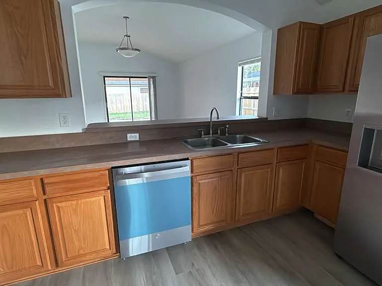 2755 Crumplehorn Ln — Photo 6