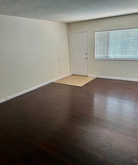 6706 York Blvd — Photo 17