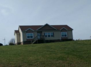 129 Spring Hill Ct, Mount Airy, NC 27030