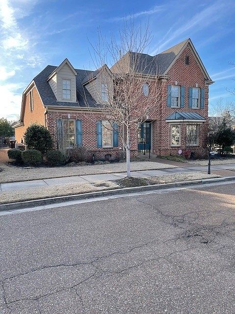 Front of home. Lawncare is included in rental