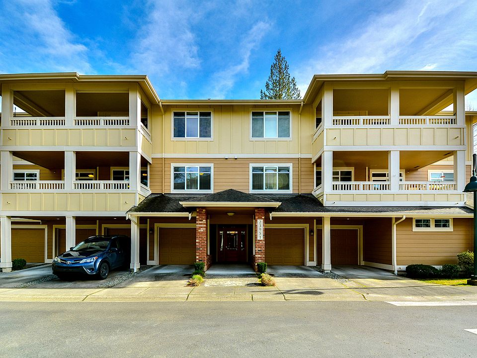 1st image of 23951 NE 115th Ln Unit 204