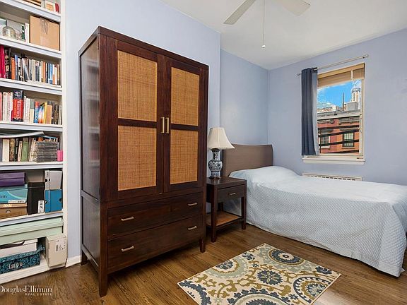 3rd image of 320 W 19th St APT 4D