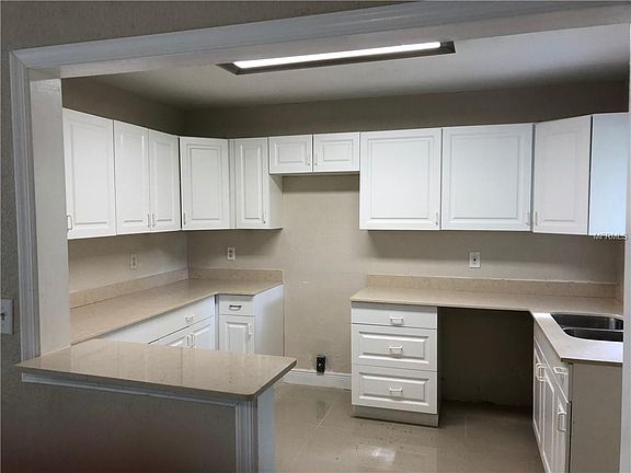5th image of 128 S Pearl Lake Cswy