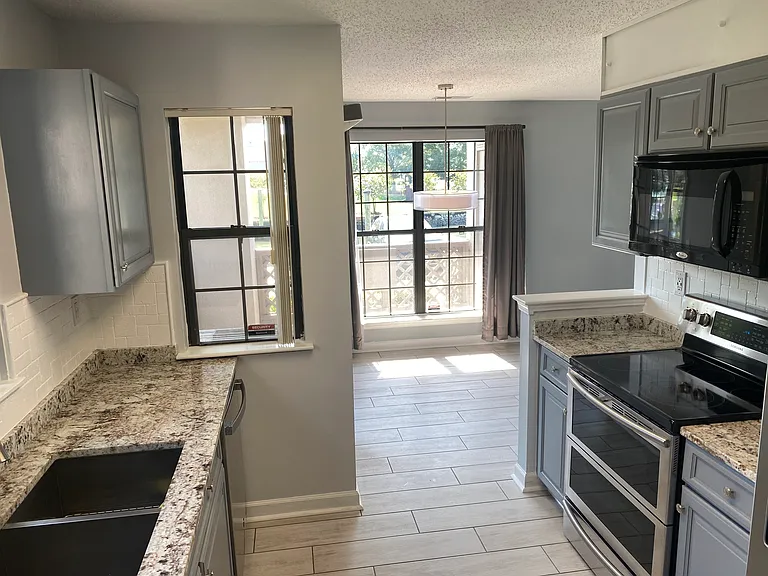 423 Harbour Point — Photo 10