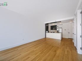 225 N 9th St