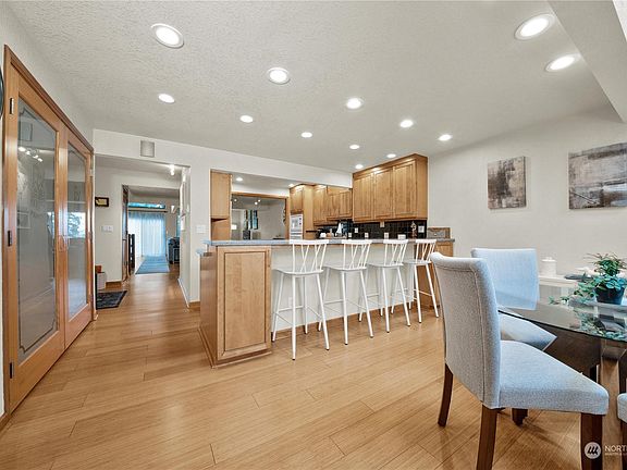 5th image of 2017 Narrows View Cir NW APT A201