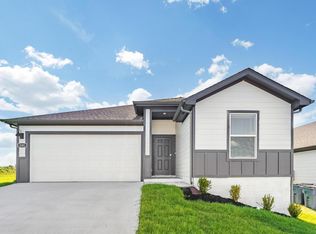 101 NW Granny Smith St, Gentry, AR 72734