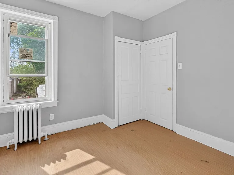 864 E Chelten Ave — Photo 16