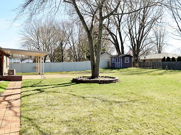 4th image of 1548 Lindenhurst Dr