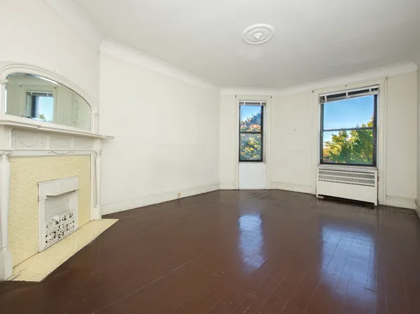 194 Riverside Drive image 9 of 26