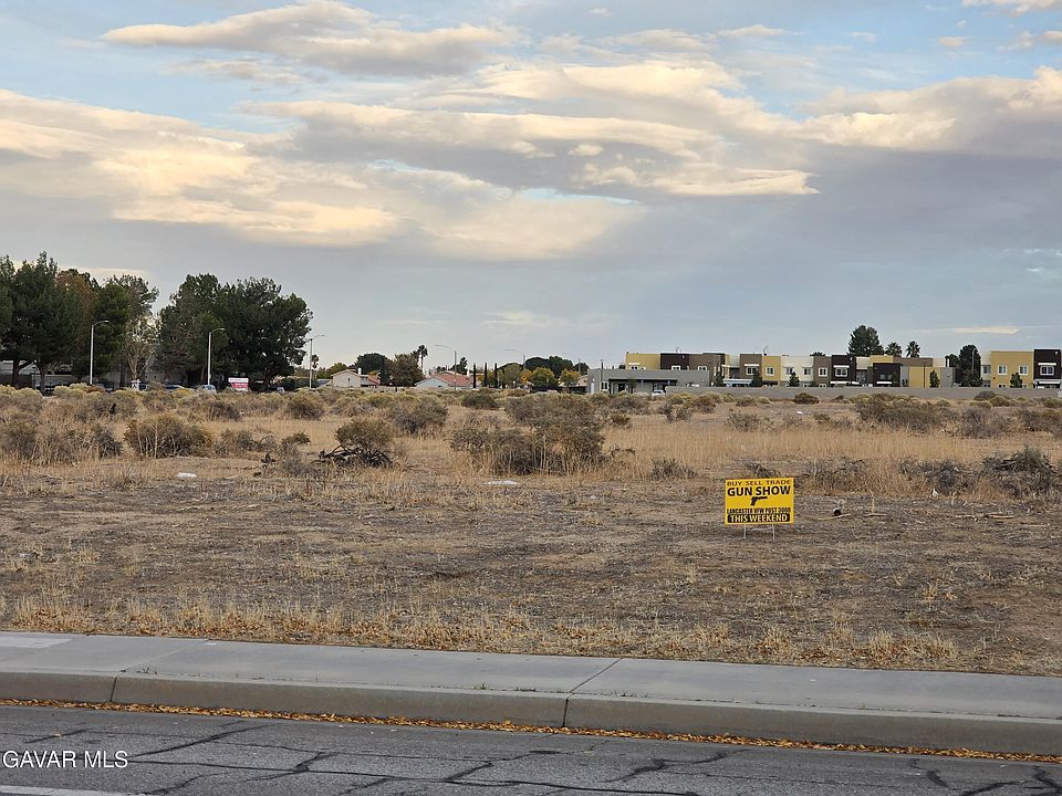 1st image of 30th St #W