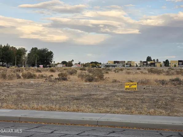 30th St #W, Lancaster, CA 93536