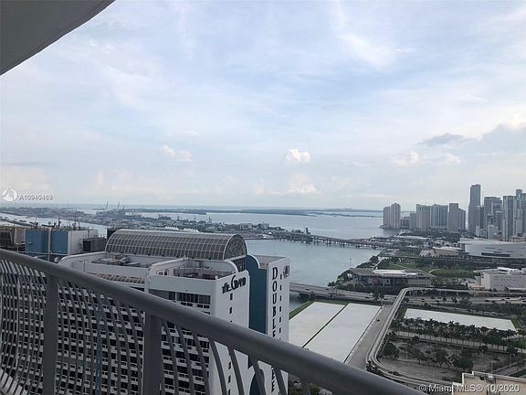 3rd image of 1750 N Bayshore Dr APT 4512