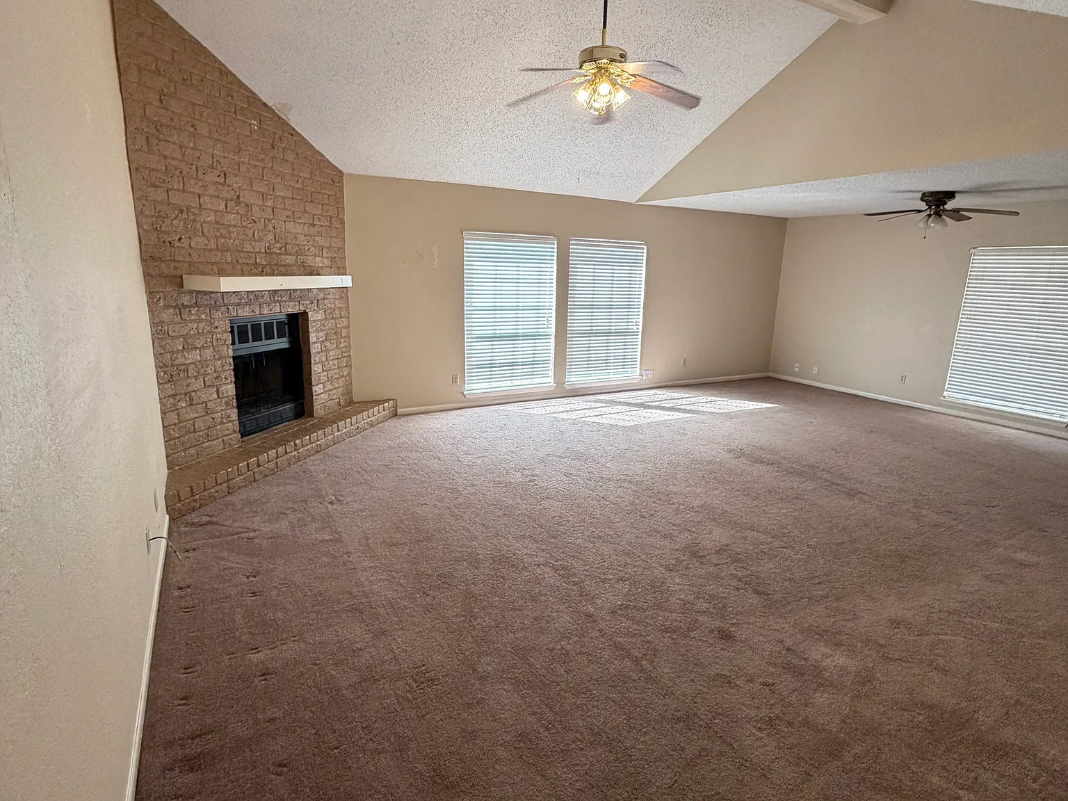 3 bed, 1638 sqft, $1,750 — Photo 2