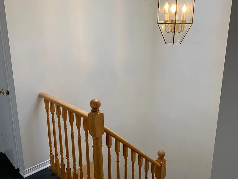 147 Cairncross Cres S — Photo 12